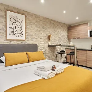 Le Marais By Prestige , Paris France